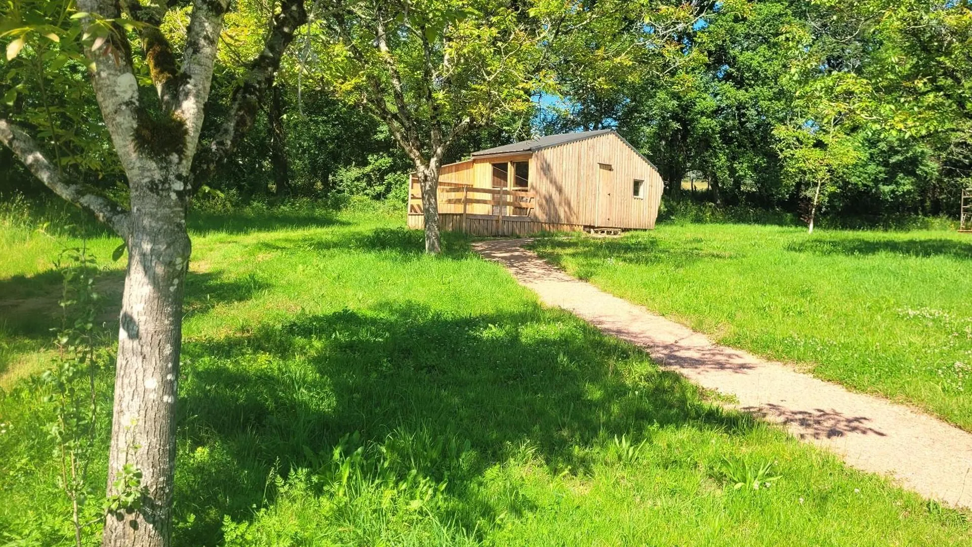 Chalets De L'Oasienne Lissac et Mouret