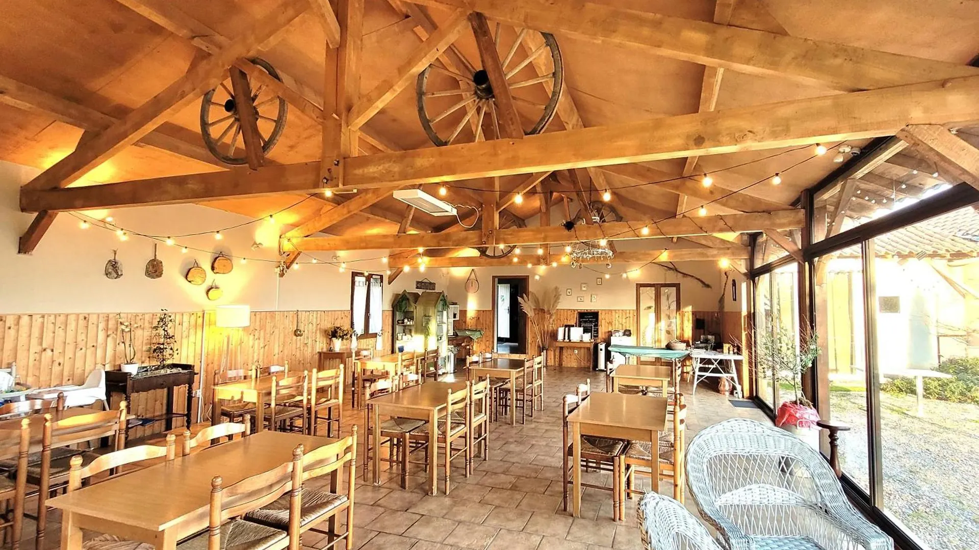 Campsite Chalets De L'Oasienne Lissac et Mouret France